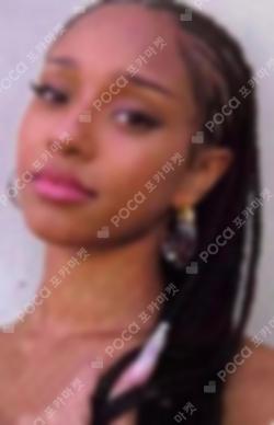 BEAUTIFUL CHAOS Spotify Manon photocard image