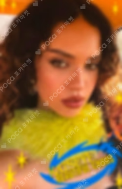 BEAUTIFUL CHAOS Vinyl Daniela photocard image