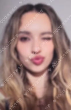 SIS (Soft Is Strong) Daniela photocard image