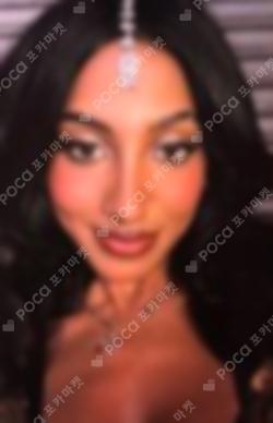 BEAUTIFUL CHAOS PHOTOCARD BINDER Lara photocard image