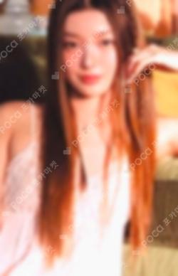 SIS (Soft Is Strong) PHOTOCARD + TIN CASE SET Yoonchae photocard image