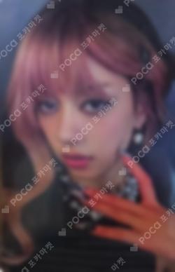 BEAUTIFUL CHAOS POP-UP STORE T-SHIRT CROP Megan photocard image