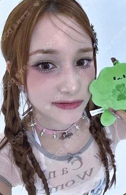 BUBBLE GUM POP-UP STORE HUENING BAHIYYIH photocard image