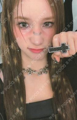 BUBBLE GUM POCAALBUM ver. HUENING BAHIYYIH photocard image
