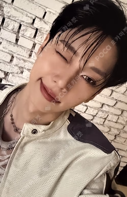 UPSIDE DOWN Photobook VER.