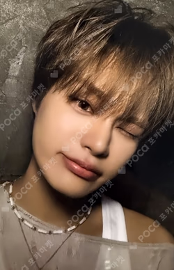 UPSIDE DOWN Photobook VER.