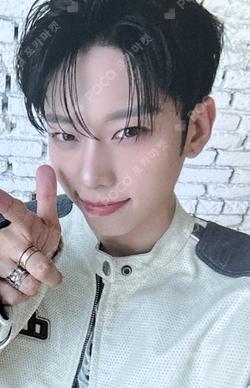 UPSIDE DOWN BROADCAST KIM DONG HYUN photocard image