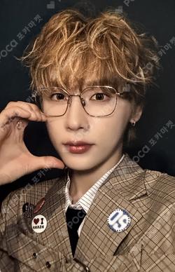 UPSIDE DOWN Photobook VER. JEON WOONG photocard image