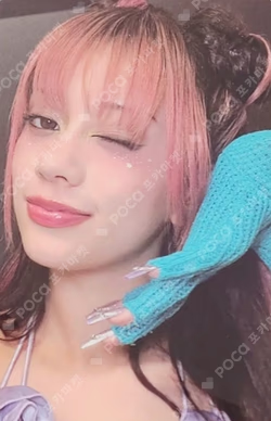 BEAUTIFUL CHAOS WEVERSE Megan photocard image