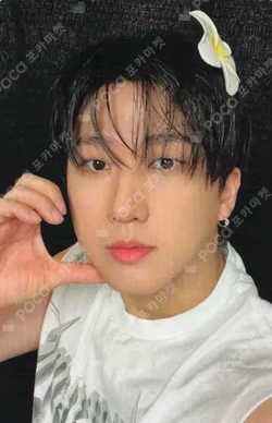 KARMA EVERLINE CHANGBIN photocard image
