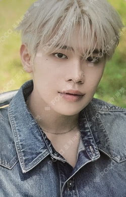 NEVER SAY NEVER SCENTS Ver. KIM TAERAE photocard image