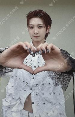 LOUD & PROUD kiwee ver. KYRELL photocard image