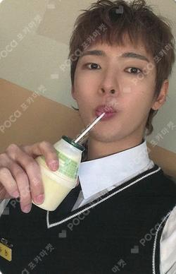 OnlyOneOf gallery bOOk ‘year bOOk’ fromm store KB photocard image