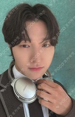 OnlyOneOf gallery bOOk ‘year bOOk’ JunJi photocard image