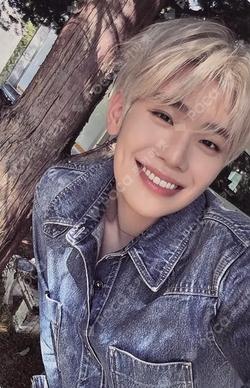 NEVER SAY NEVER PHOTOBOOK Ver. ORDINARY Ver. KIM TAERAE photocard image