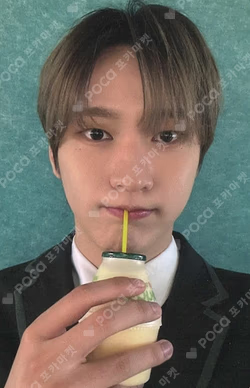 OnlyOneOf gallery bOOk ‘year bOOk’ fromm store Nine photocard image