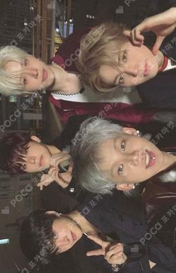 LOVE PULSE STREET VER. Unit photocard image