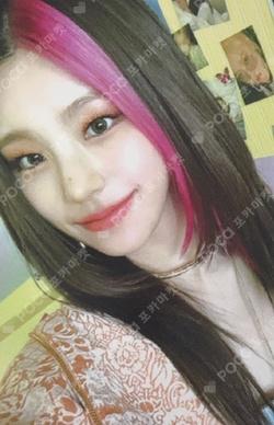 CRAZY IN LOVE APPLEMUSIC YEJI photocard image
