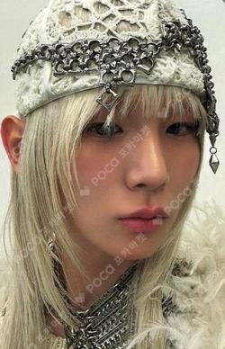 HUNTER The Cube Ver. Key photocard image