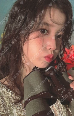 UAENA 8th OFFICIAL FANCLUB KIT IU photocard image
