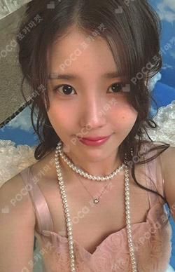UAENA 8th OFFICIAL FANCLUB KIT IU photocard image