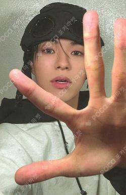 LOVE PULSE SPORTY VER. YOON JAE HYUK photocard image