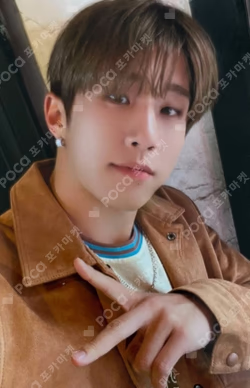 2022 OFFICIAL PHOTO BOOK [MAGAZINE] TRADING CARD JINJIN photocard image