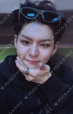 LOVE PULSE YES24 YOSHI photocard image