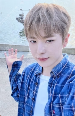 COLOR SOUND WAVE YUSHI photocard image