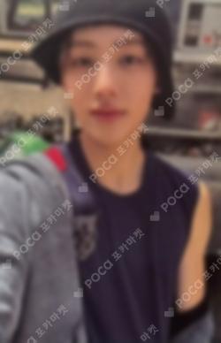 COLOR OUTSIDE THE LINES Scene 1 ver. SEONG HYEON photocard image