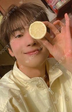 2024 SEASON'S GREETINGS SEUNGWOO photocard image