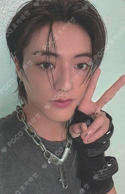 LOVE PULSE POP-UP STORE SILVER POUCH + PHOTOCARD SET HARUTO photocard image
