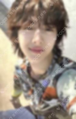COLOR OUTSIDE THE LINES OLIVE YOUNG JUHOON photocard image