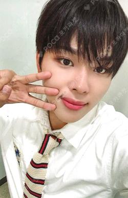 Kick Out, Flip Now! WITHMUU LUCKY DRAW Amaru photocard image
