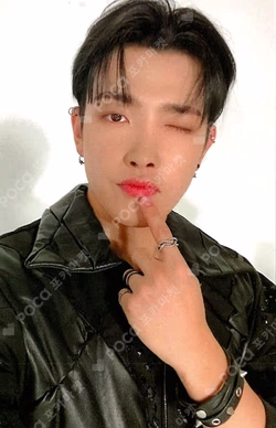 ATEEZ WORLD TOUR [THE FELLOWSHIP : BREAK THE WALL] IN JAPAN TRADING CARDS DECO SET