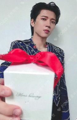 Tree Ring MAKESTAR NamWooHyun photocard image