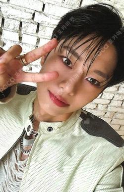 UPSIDE DOWN Photobook VER. KIM DONG HYUN photocard image