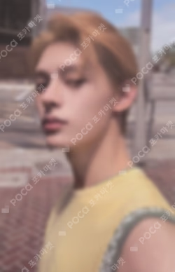 COLOR OUTSIDE THE LINES Vinyl ver. JAMES photocard image