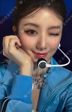 We are IDOL STORE SHUHUA photocard image