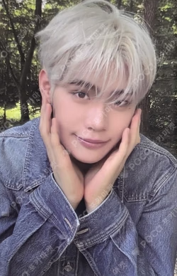 NEVER SAY NEVER RANDOM TRADING PHOTO CARD