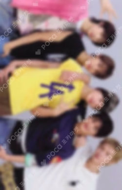 COLOR OUTSIDE THE LINES STUDIO CHOOM GIFT Unit photocard image