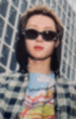 COLOR OUTSIDE THE LINES APPLEMUSIC MARTIN photocard image