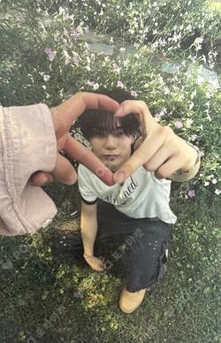 Electric Heart : Born to Glow MILLIONMUSIC SEUNG HEON photocard image