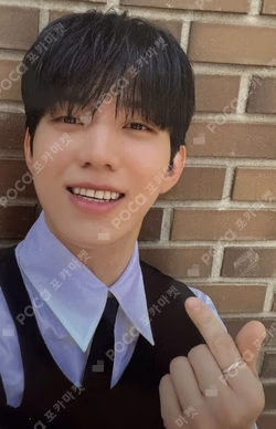 The DECADE In-Ear Earphones ver. DOWOON photocard image