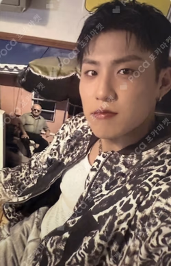 UPSIDE DOWN kiwee ALBUM VER. DOWN Ver. PARK WOO JIN photocard image