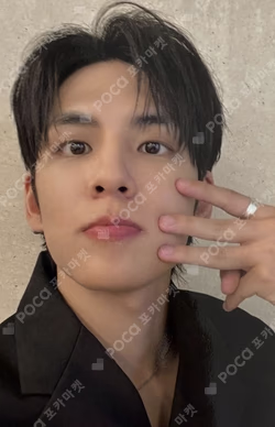 The DECADE In-Ear Earphones ver. WONPIL photocard image