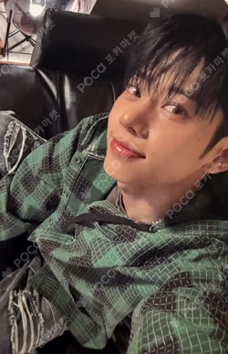 UPSIDE DOWN kiwee ALBUM VER. DOWN Ver. KIM DONG HYUN photocard image