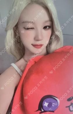 Motivation POP UP STORE GIGI CUSHION YUQI photocard image