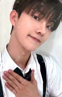 a;effect EVERLINE Q photocard image