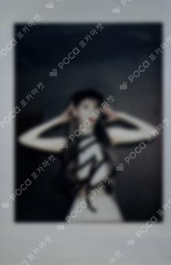 tmrw Magazine China SAKURA photocard image